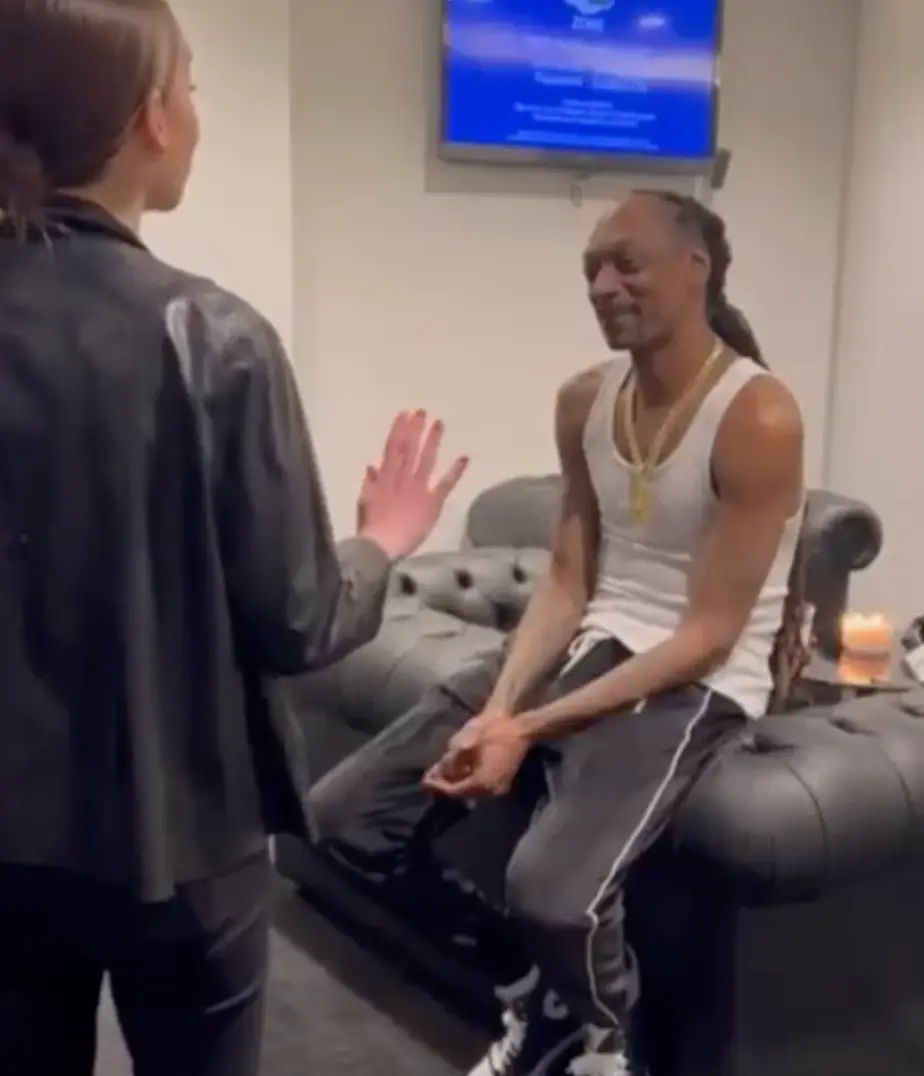 Snoop praised the actress and said he would 'protect her eggs'.