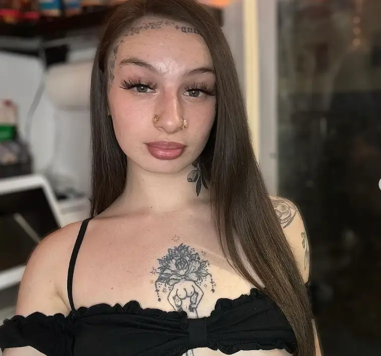 Emma Lee works at A Taste of Heaven Espresso. (Instagram/@emmxxss)