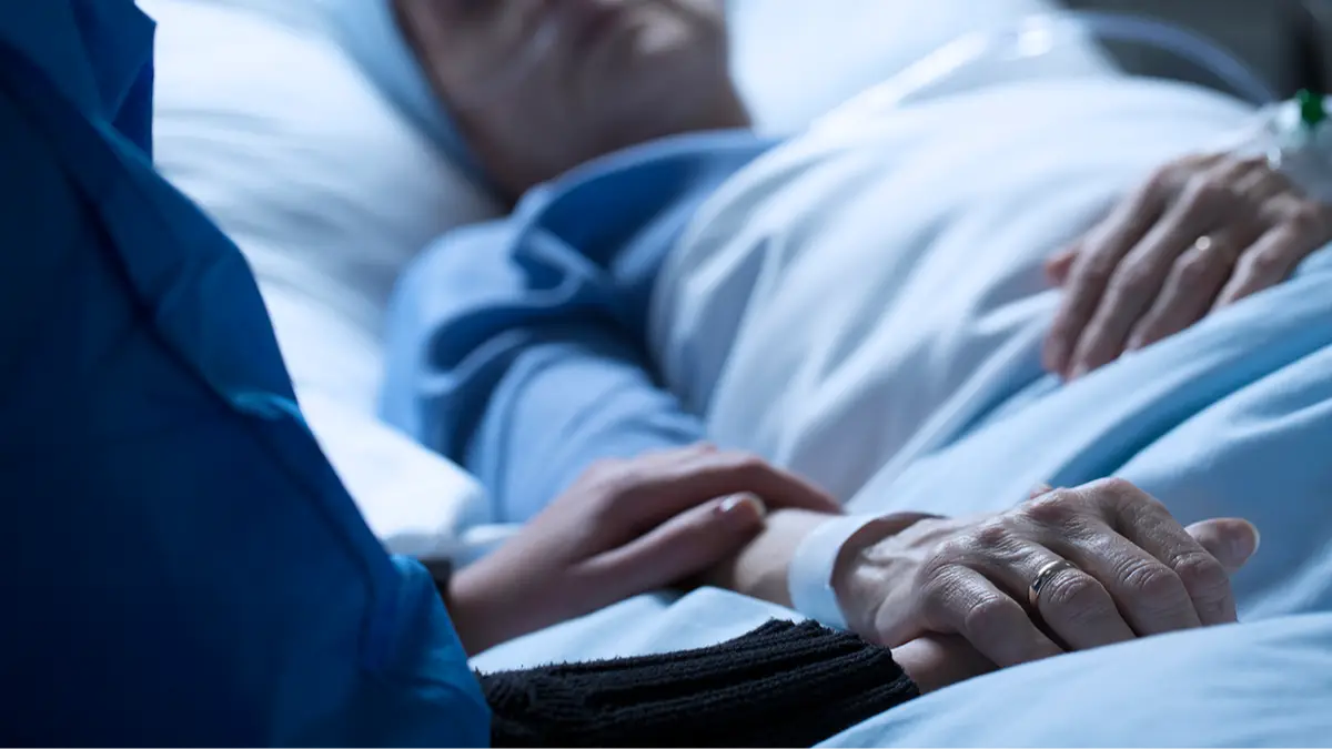 Nurse who's witnessed over 300 people die reveals the 7 things that really matter in life