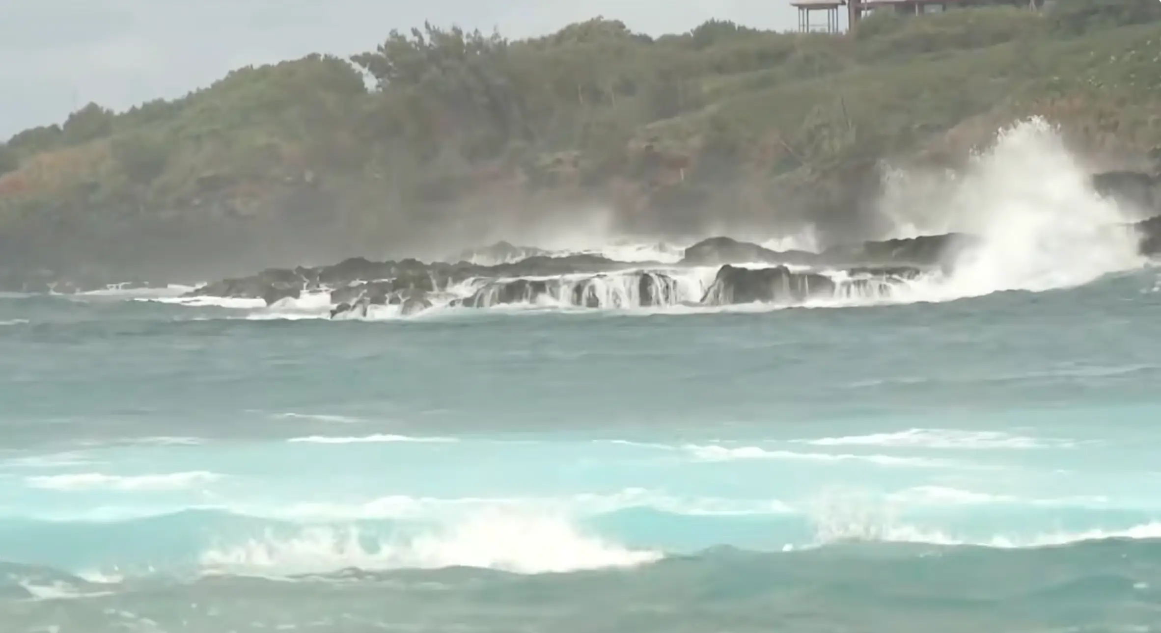 Hawaii is preparing for the storm (CBS 8 San Diego YouTube)