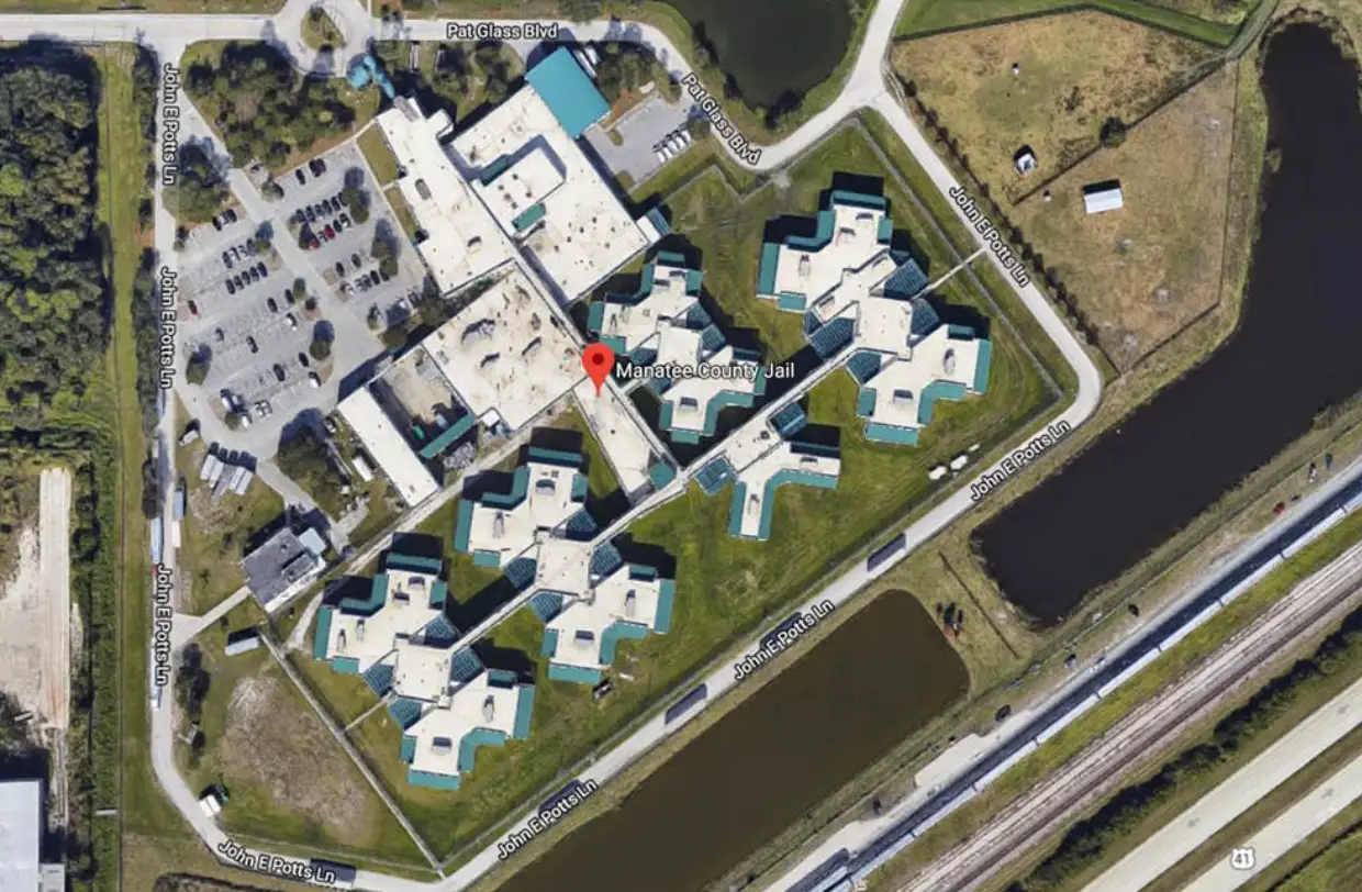 Manatee County Jail is in the Hurricane Milton danger zone (Google Maps)
