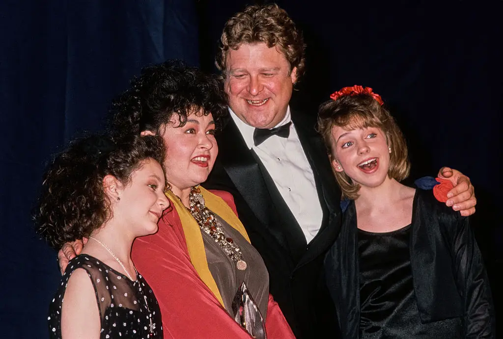 The original cast of Roseanne back in 1989. (Photo by Vinnie Zuffante/Getty Images)
