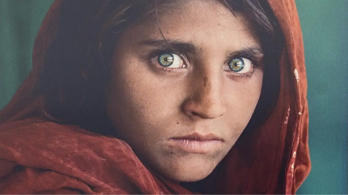 People are just learning heartbreaking truth behind infamous 'Afghan girl' photo that will change the way you look at it forever