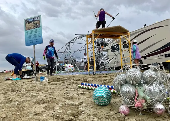 Thousands remain stranded in the Nevada desert.