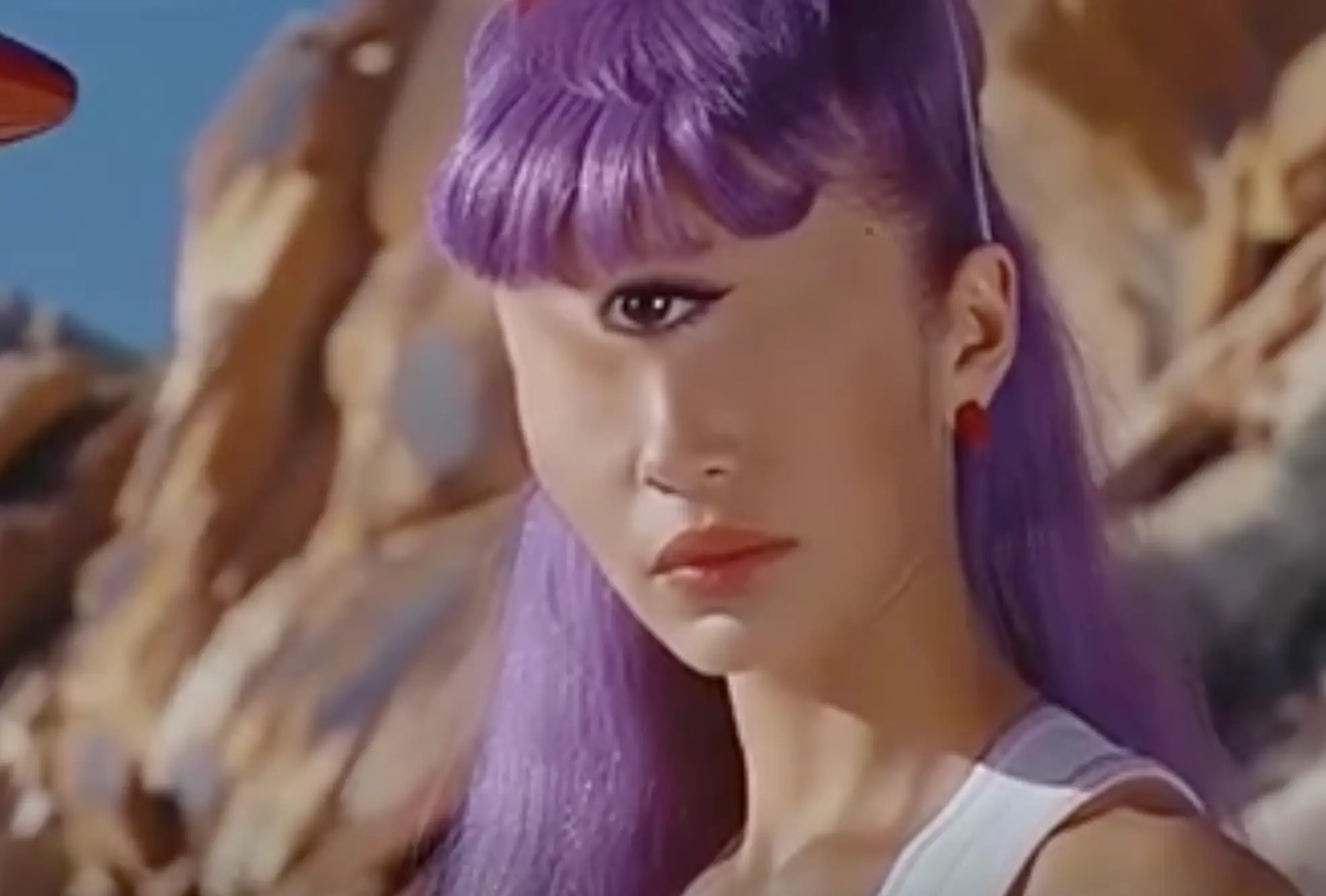 Leela's eye should be bigger, don't you think? (X/@demonflyingfox)