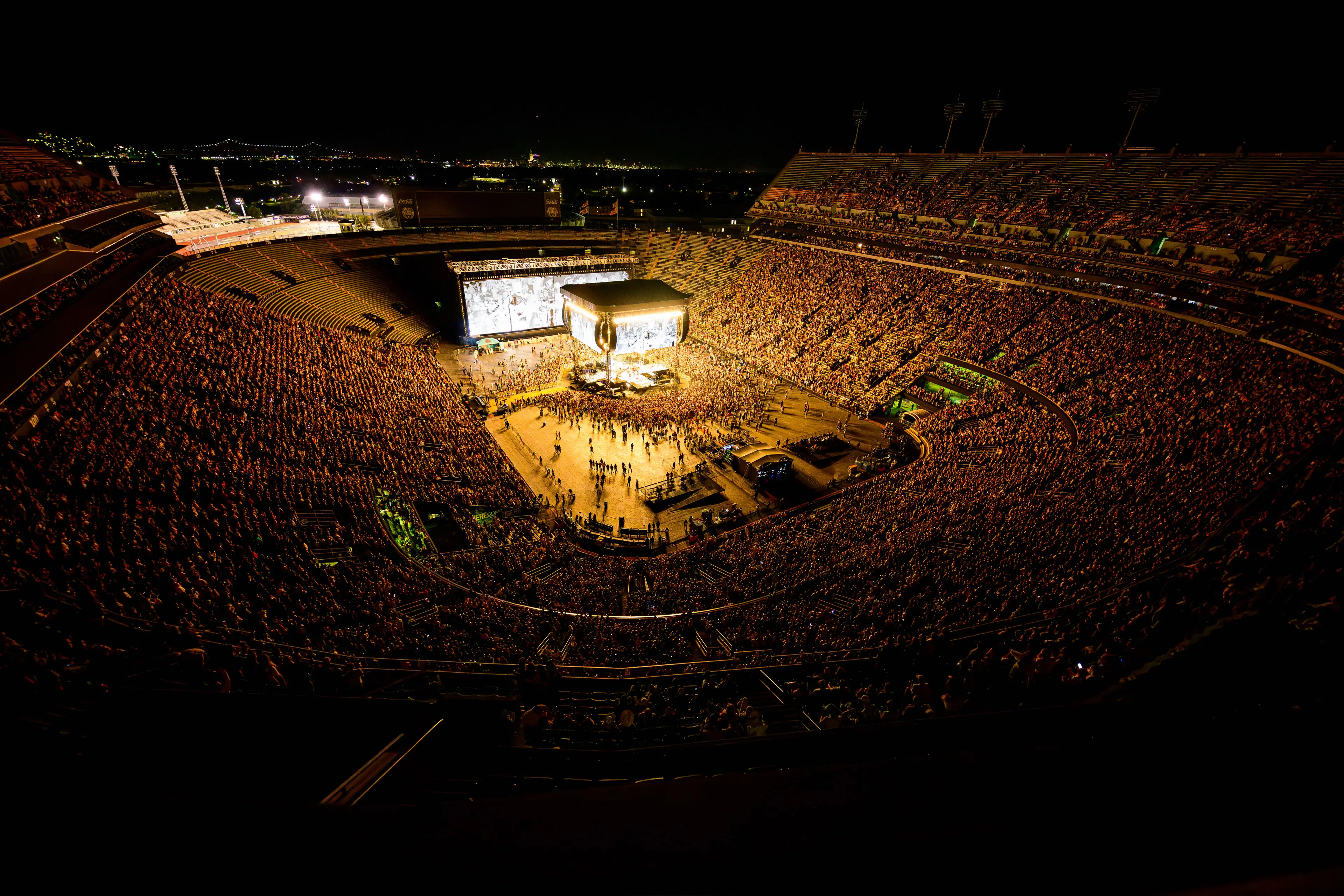 Zach Bryan can easily fill entire stadiums when he tours (Gianpaolo Nicolosi/LSU/University Images via Getty Images}