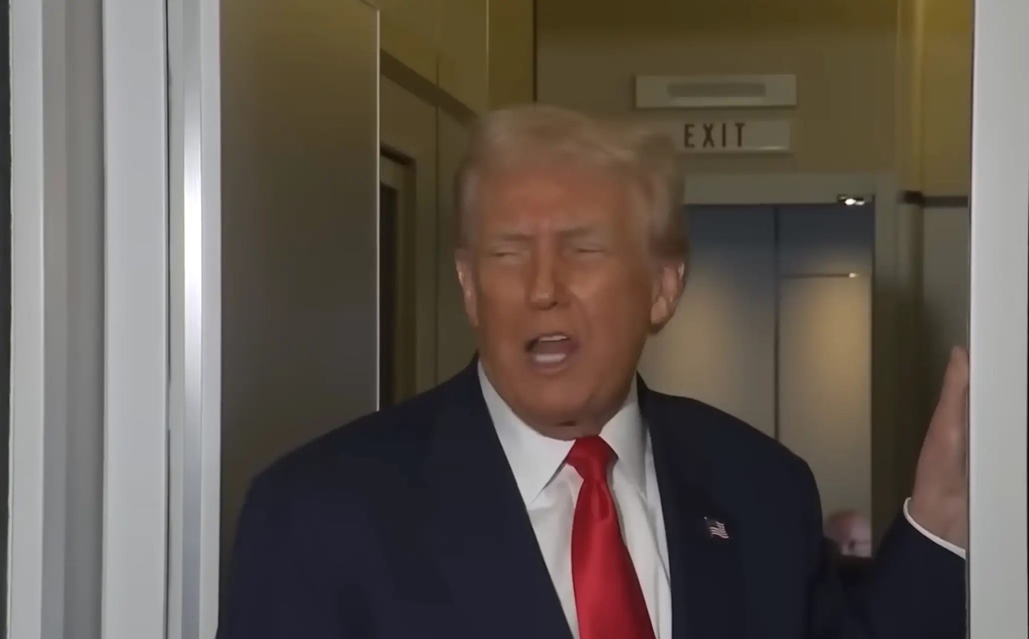 Trump joked with reporters on the flight (New York Post/YouTube)