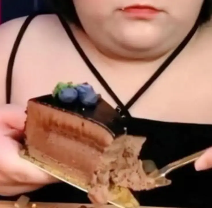 Pan Xiaoting was known to take on eating challenges. (Pan Xiaoting)