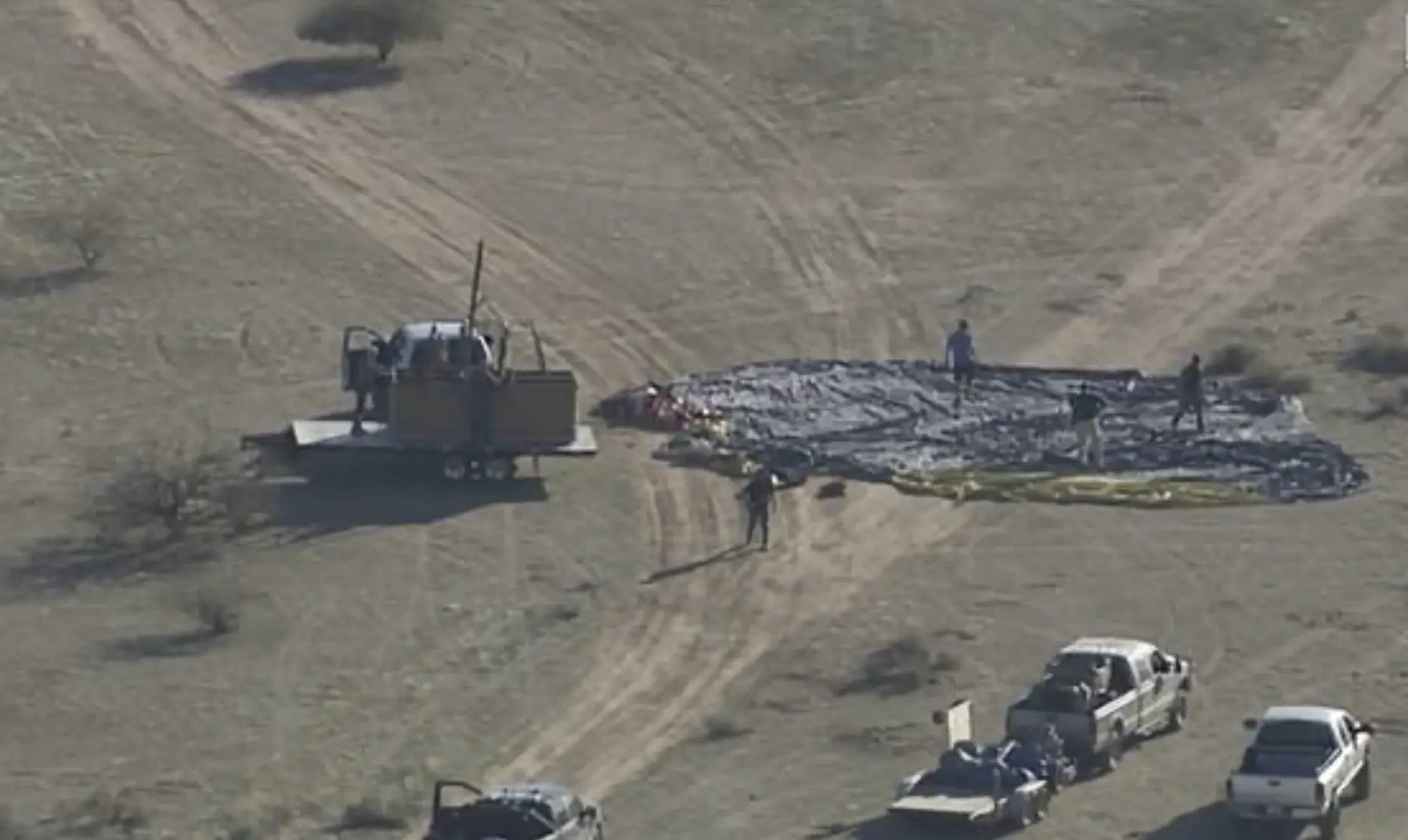 The skydivers jumped from the balloon as planned before the crash occured.