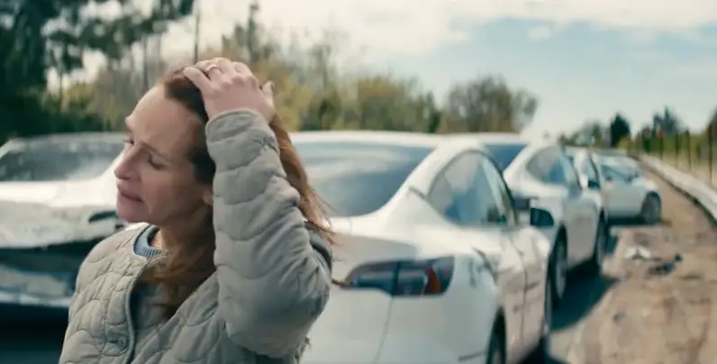 Tesla's self-driving feature isn't a highlight in Leave The World Behind.