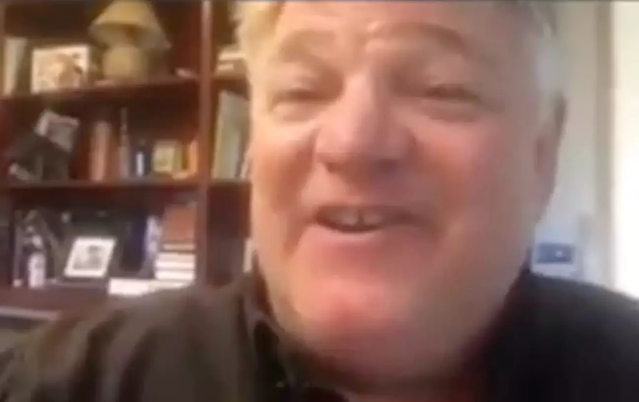 Dotson explained that a woman came up to him and told him that her husband had bought a unit from him, which contained a safe of unknown contents.