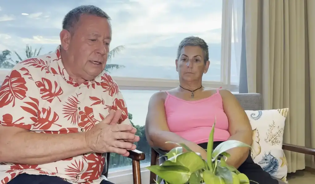 Paul and Lynn Montoya have recalled five warnings signs (YouTube/Lynn and Paul's Excellent Adventure)