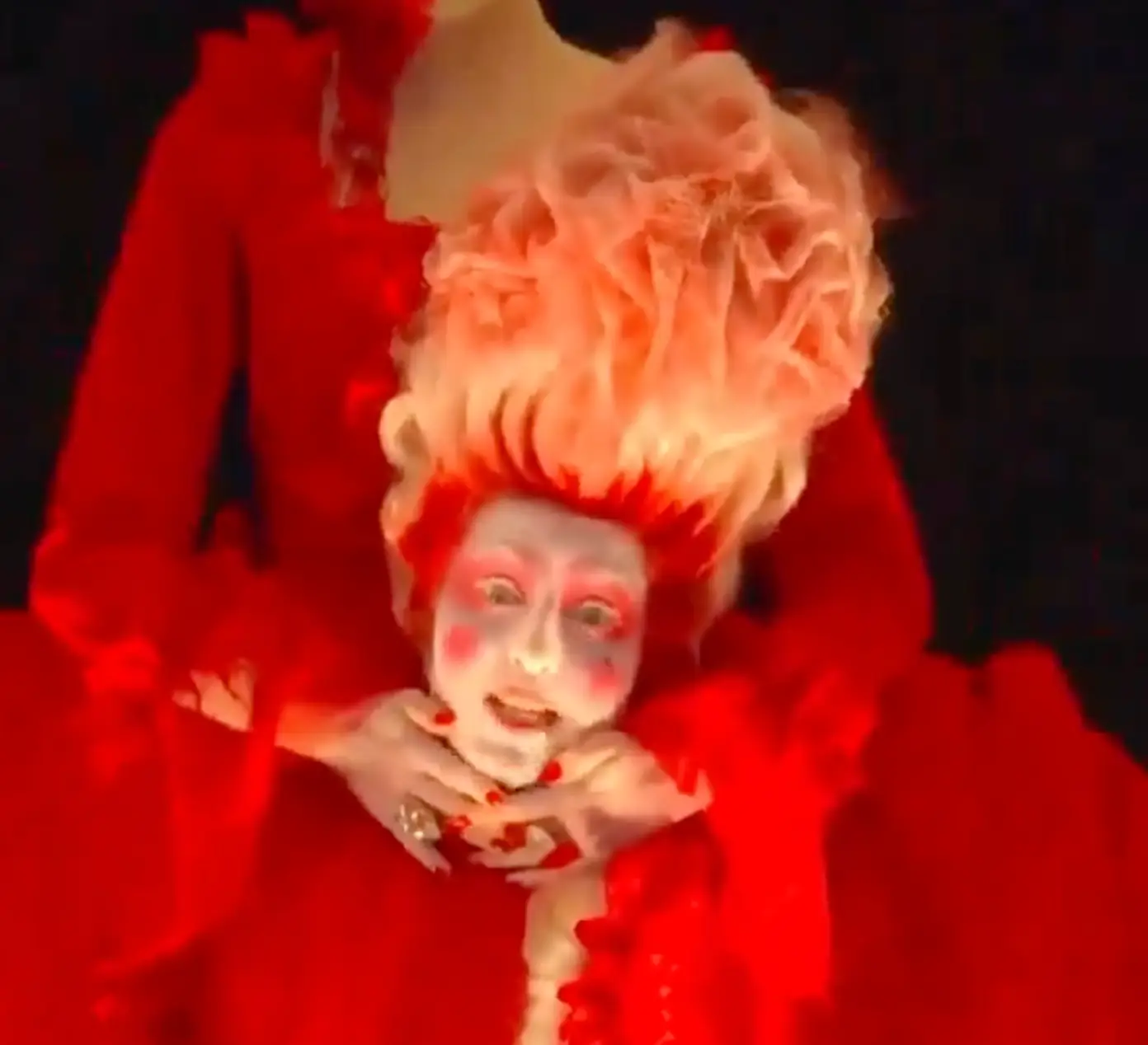 The Opening Ceremony saw dancers appearing in 'headless' costumes. (BBC/VCG)