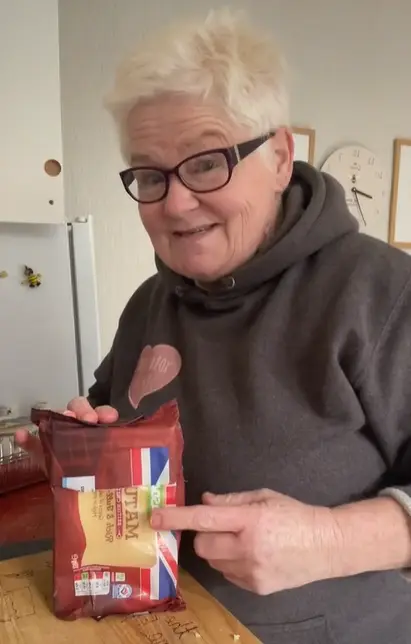 A TikToker has revealed a hack to keep cheese fresh. (@nannabea/ TikTok) 