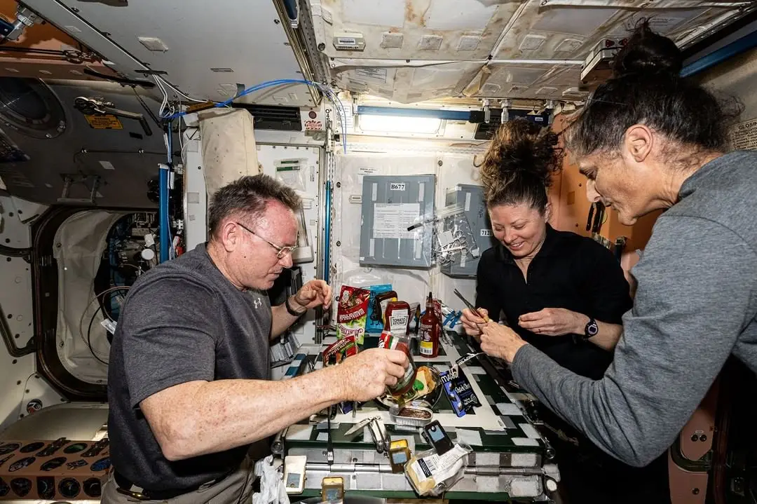 Suni Williams has come out to say she weighs the same as when she blasted off (Instagram/@iss)
