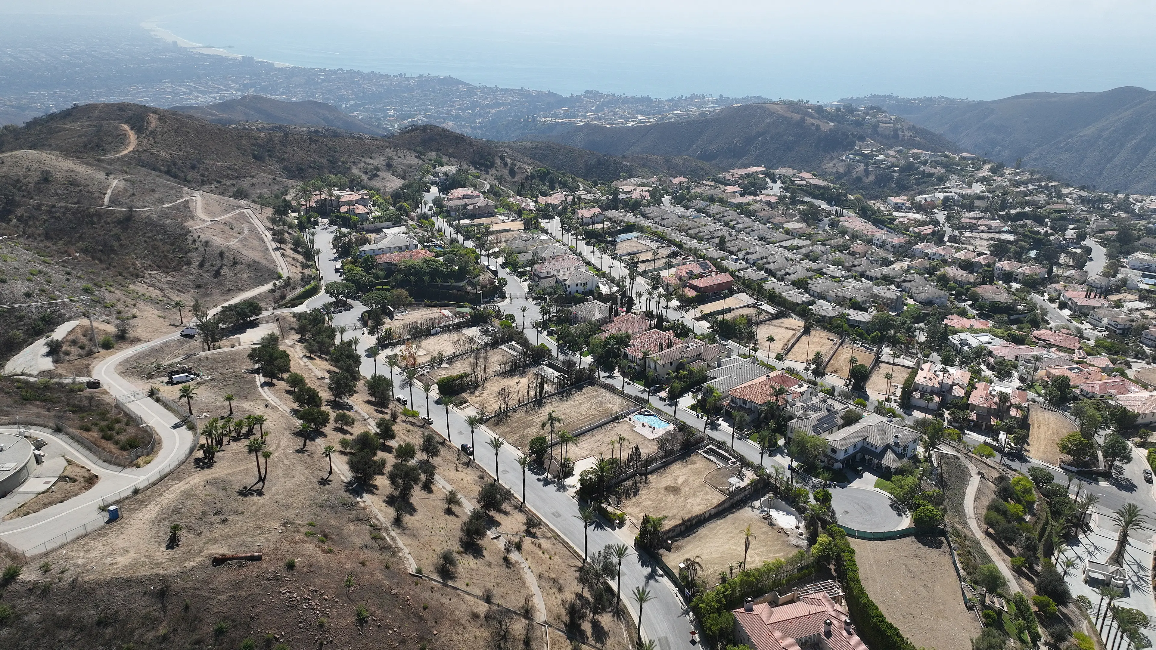 The fires devastated the area (Allen J. Schaben / Los Angeles Times via Getty Images)