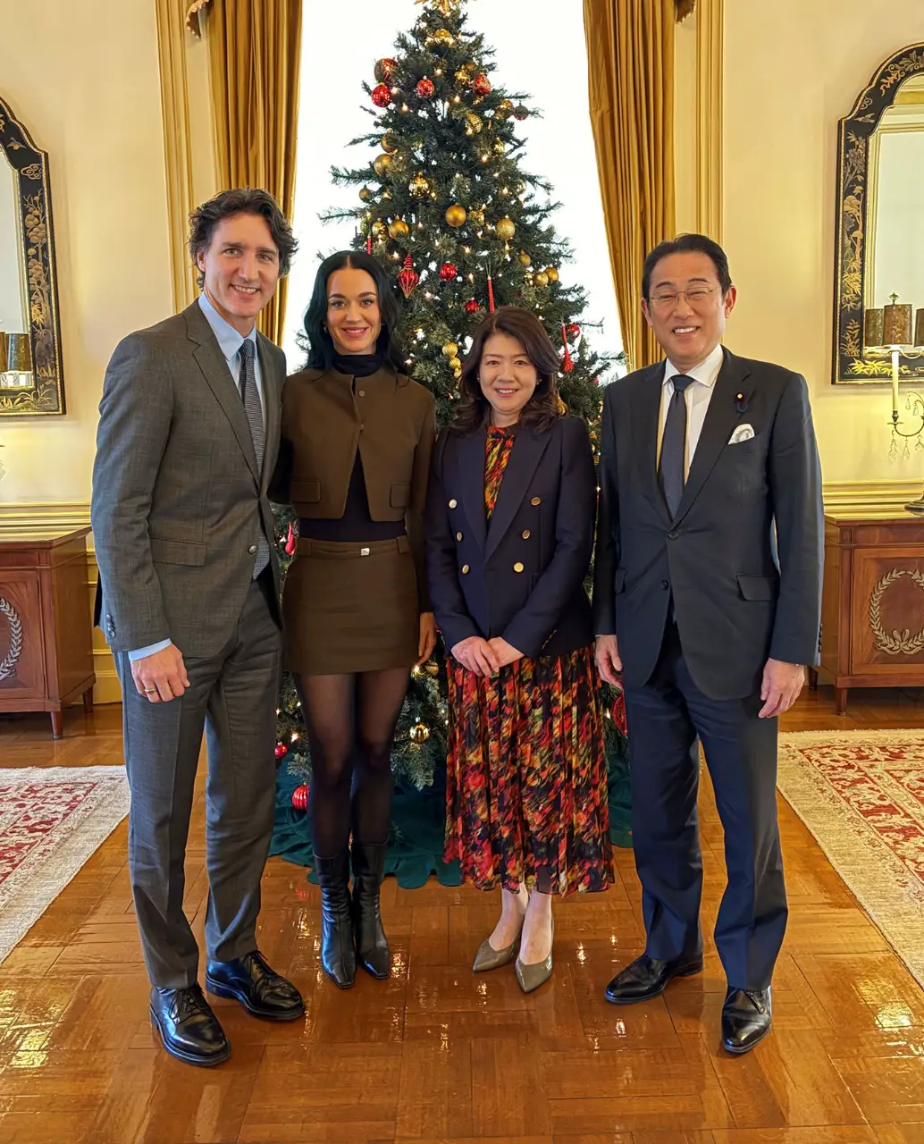 Perry visited Fumio Kishida and his wife alongside Trudeau (@kishida230/Twitter)