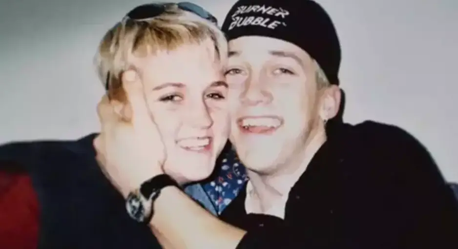 Amy Bradley (left) vanished from the Royal Caribbean cruise ship (Netflix)