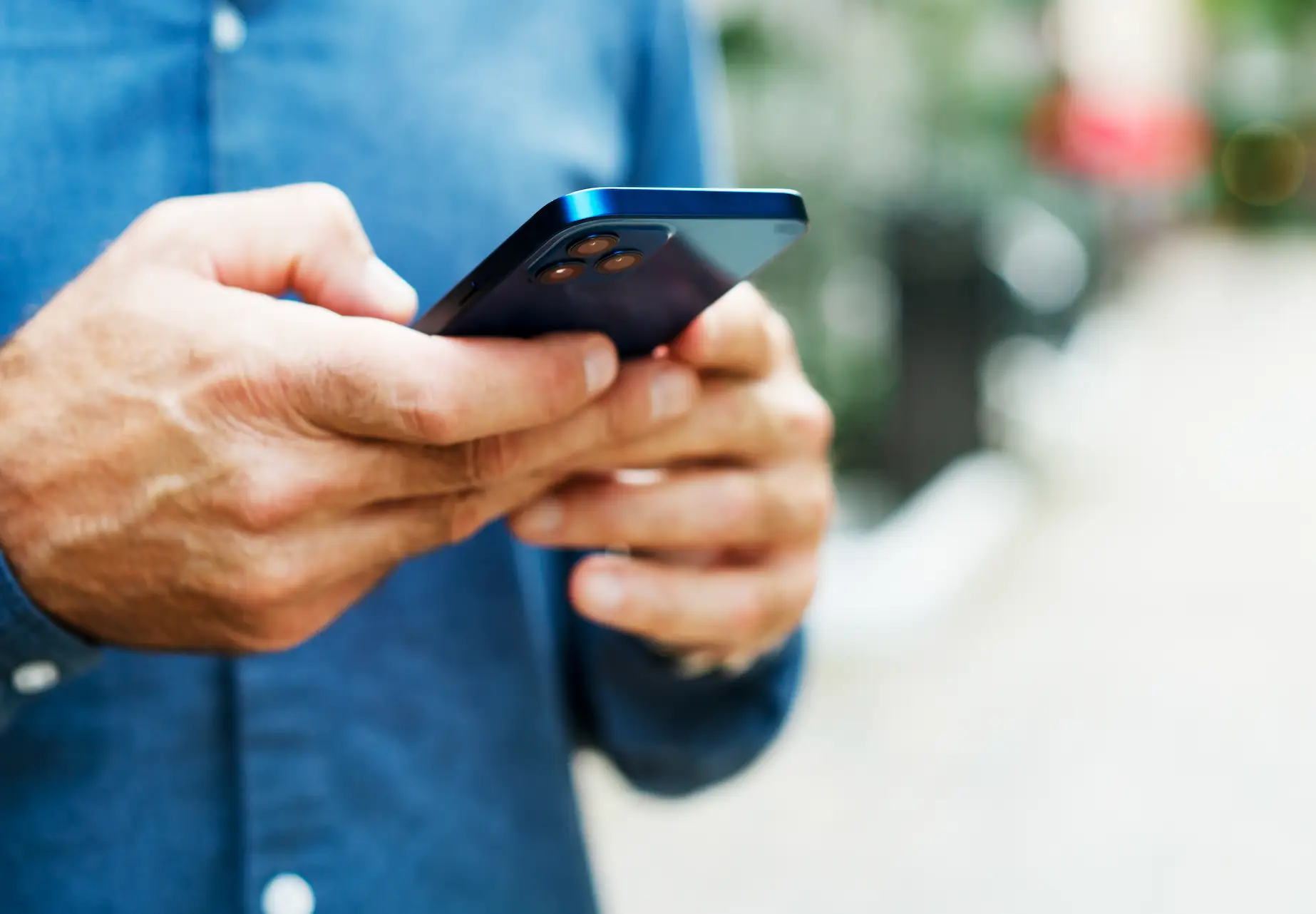 Harrelson began relying on his phone too much. (Getty Stock Photo)