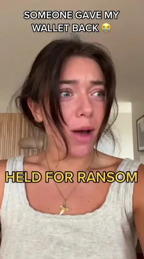 The influencer's wallet miraculously made it's way back to her on the final day of her holiday.