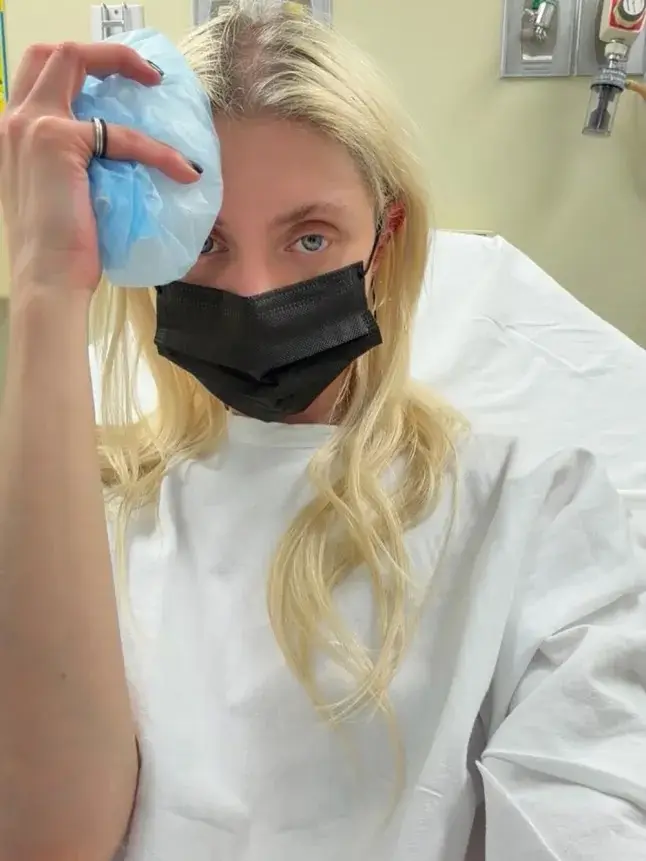 Momsen was rushed to hospital after suffering the spider bite (@taylormomsen/instagram)