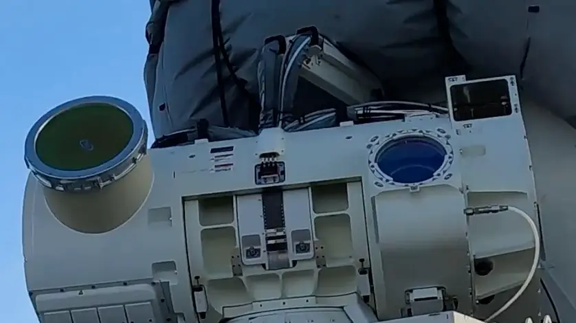 The laser can hit a £1 coin from a kilometer away.