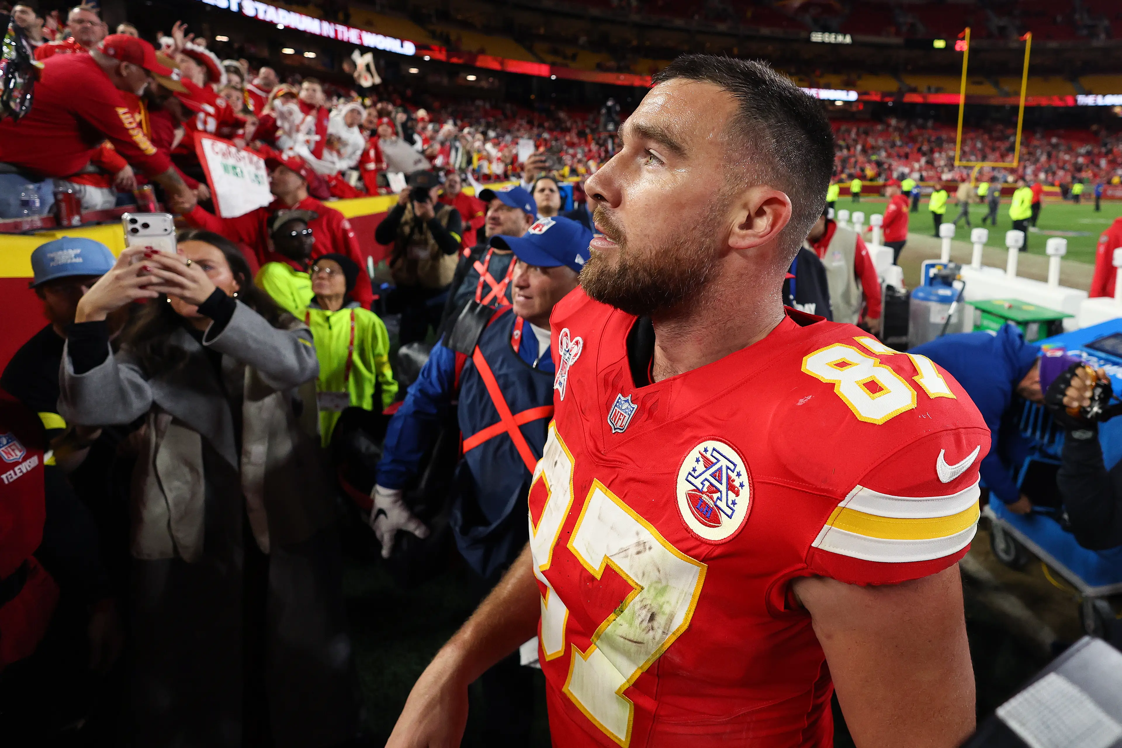 Travis Kelce took a moment to soak in the atmosphere at the Arrowhead Stadium (Jamie Squire/Getty Images)