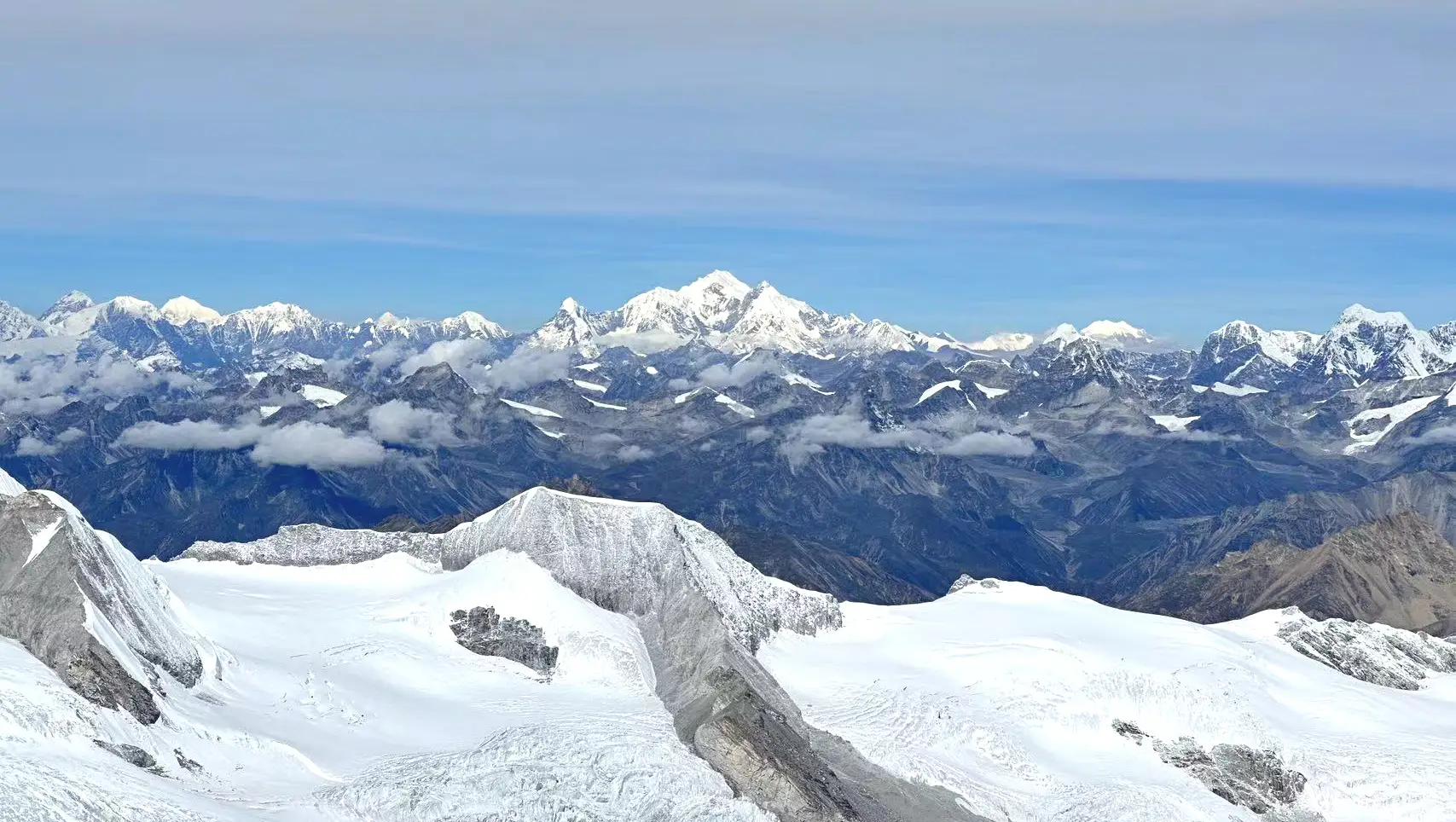 Over 300 people are thought to have died on Mount Everest. (CFOTO/Future Publishing via Getty Images)