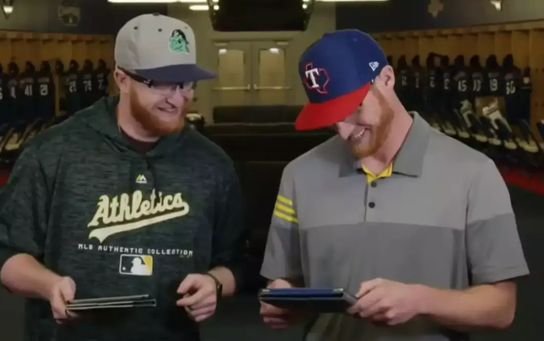 And they look very, VERY alike. (Inside Edition)