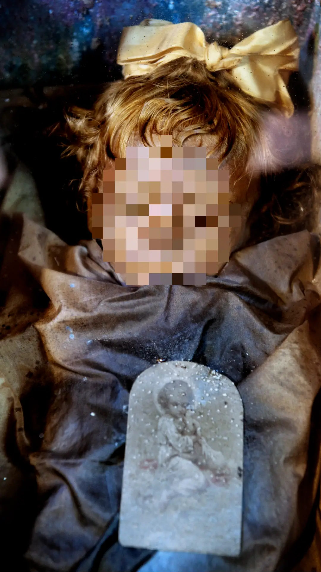 Her body was laid to rest in a glass coffin. (Fabrizio Villa - Getty Images)