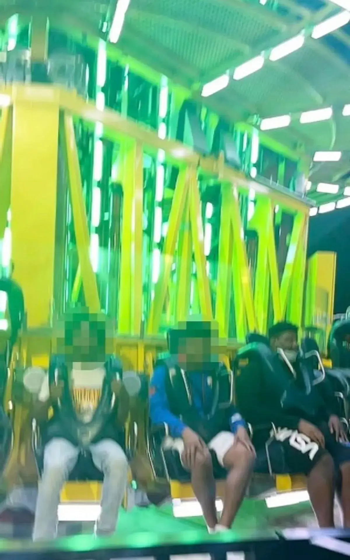 Tyre's safety harness appears to have been looser than those around him.