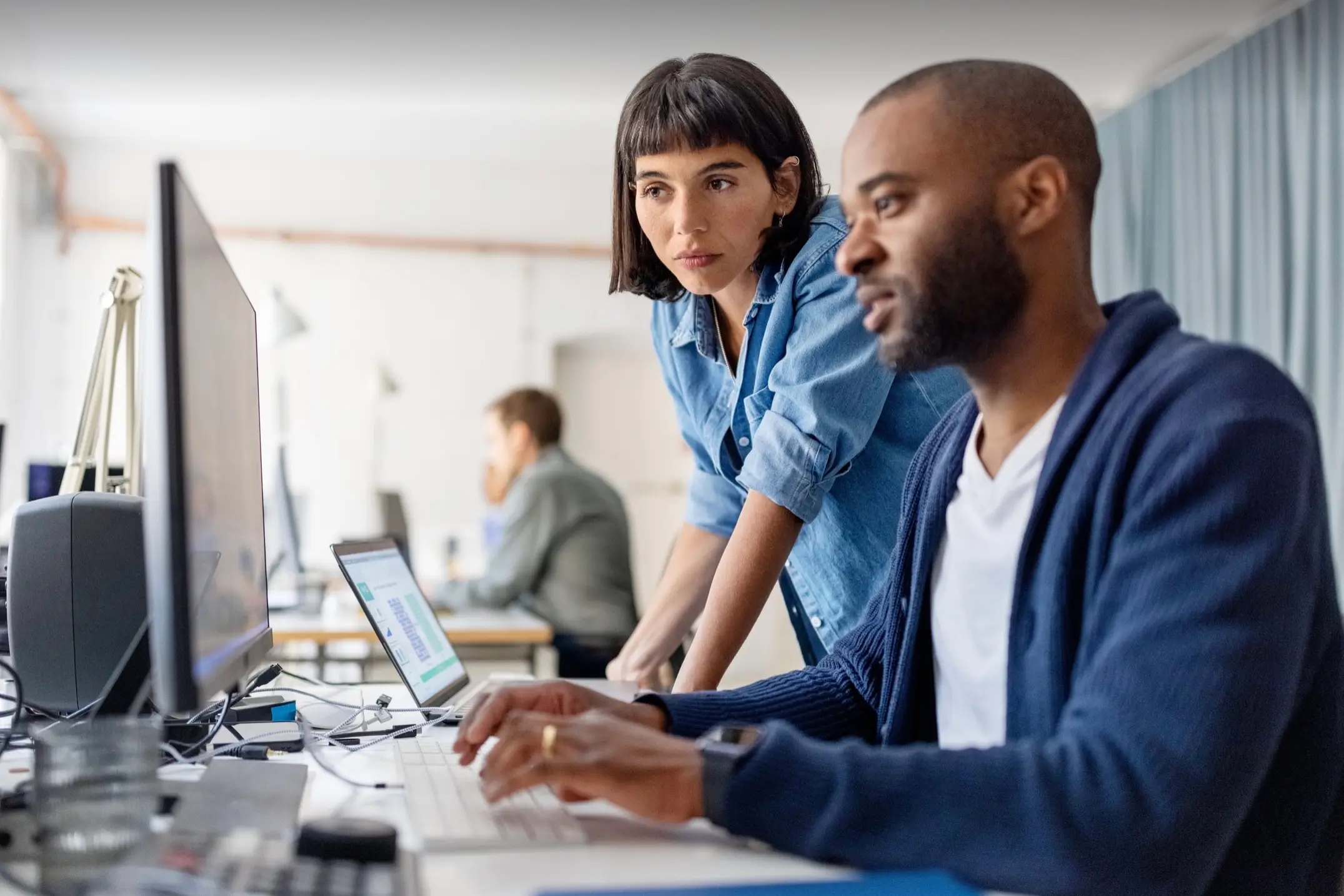 Talking about how stressed you are could make you less likeable in the office (Getty stock image)