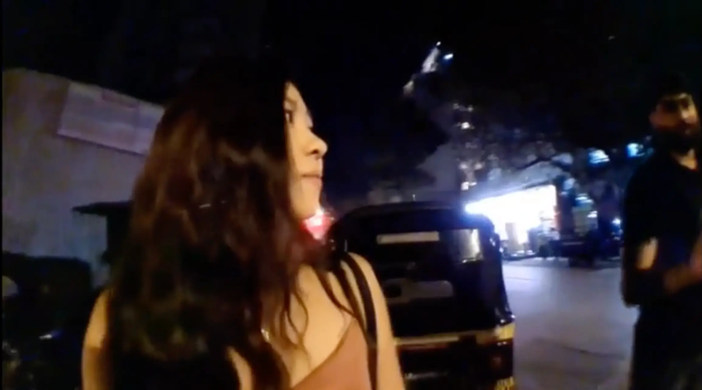 Mhyochi was relieved when the man came to help.