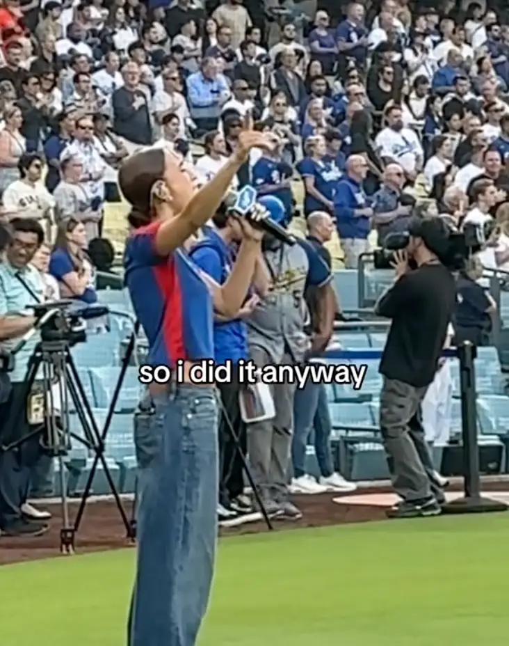 The singer held back tears as she explained her actions (TikTok/@babynezza)