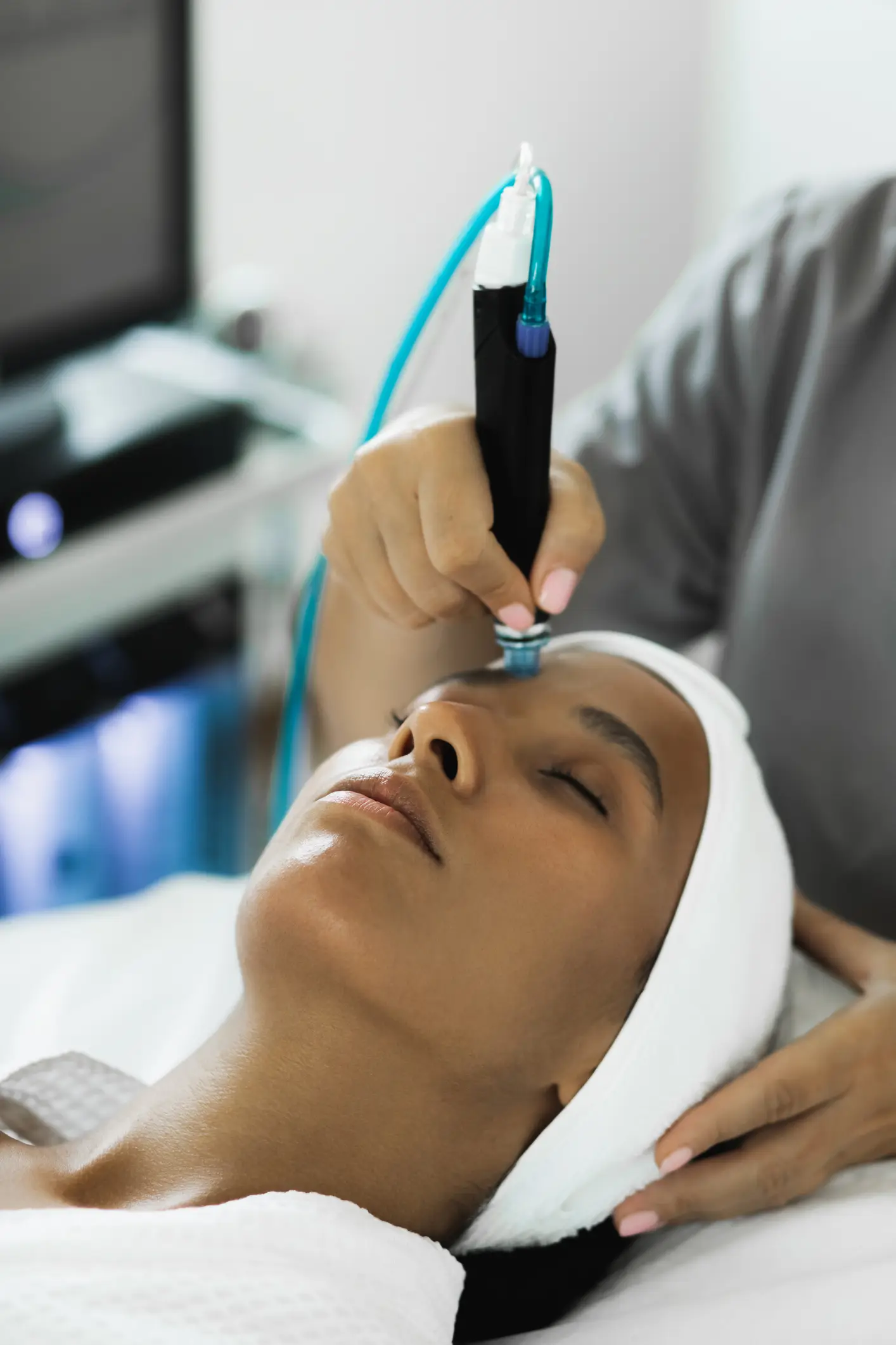 Would you really want to take a laser hair remover on a flight? (Getty Stock Photo)