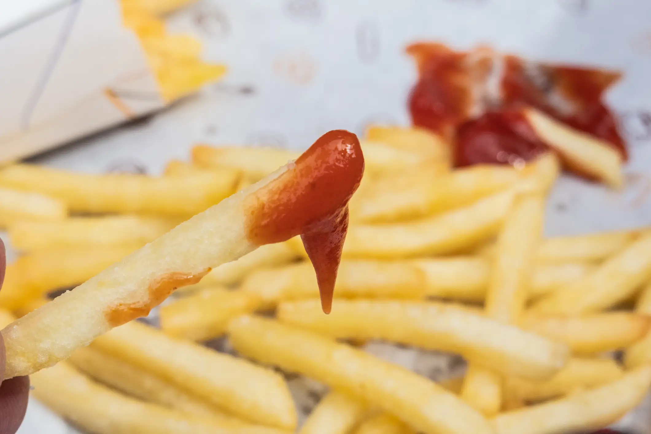 Fatty foods can cause damage to blood vessels (Getty Stock Photo)