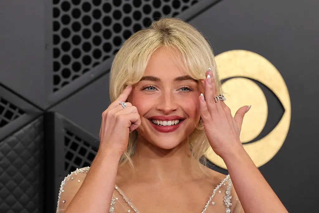 A viral internet rumor claimed Shaq messaged Sabrina Carptenter (Brianna Bryson/WireImage)