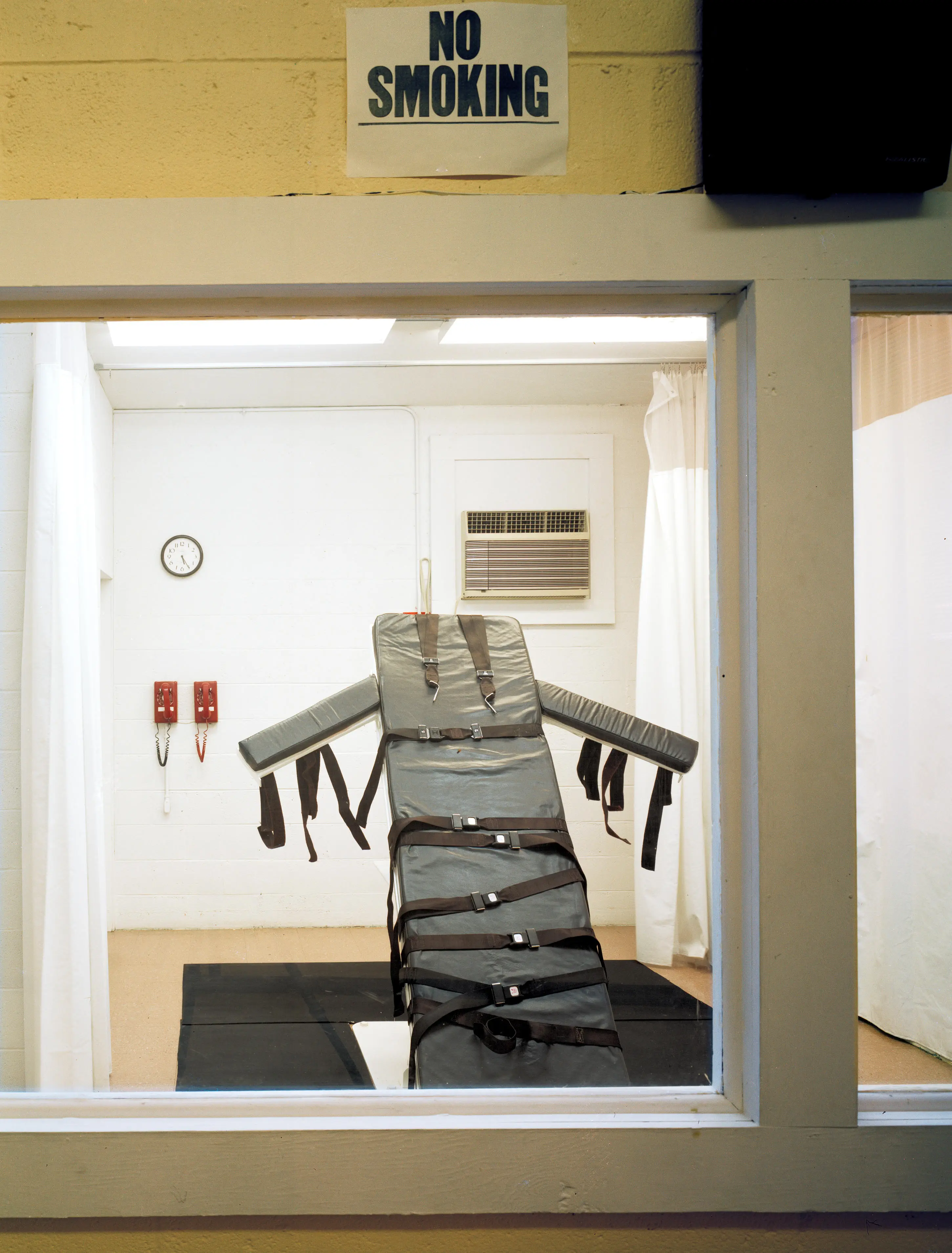 Carl Wayne Buntion, 78, was sentenced to death after he shot and killed 37-year-old Houston police officer James Irby in 1990.