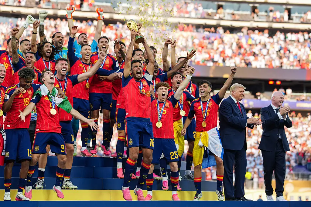 The Spanish team celebrates their victory (Andrew Harnik/Getty Images)