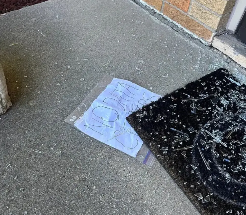 A note was left under the doormat (Rob Gibson)