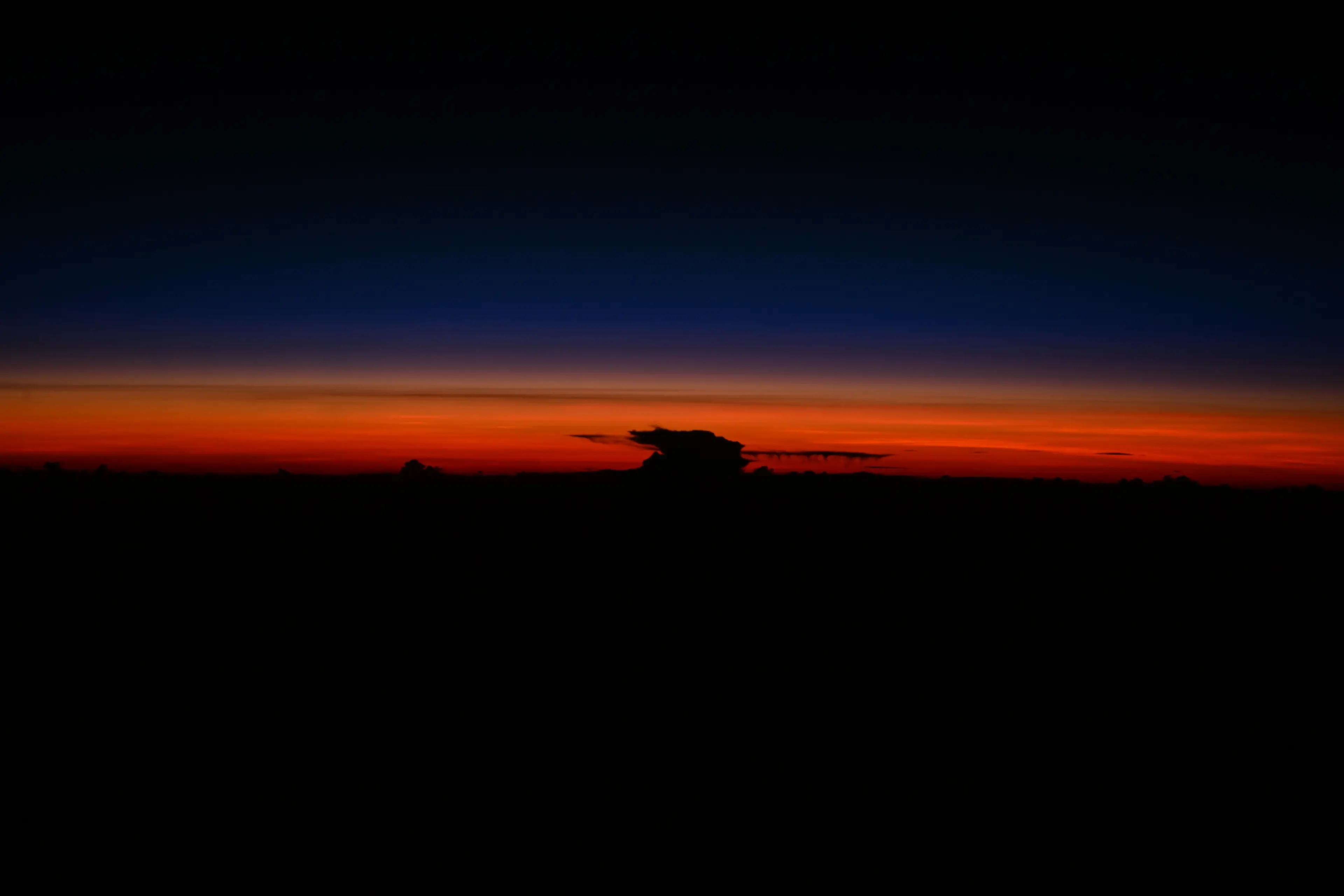 One of the remarkable sun rises from the ISS (Nichole Ayers/Twitter @Astro_Ayers)