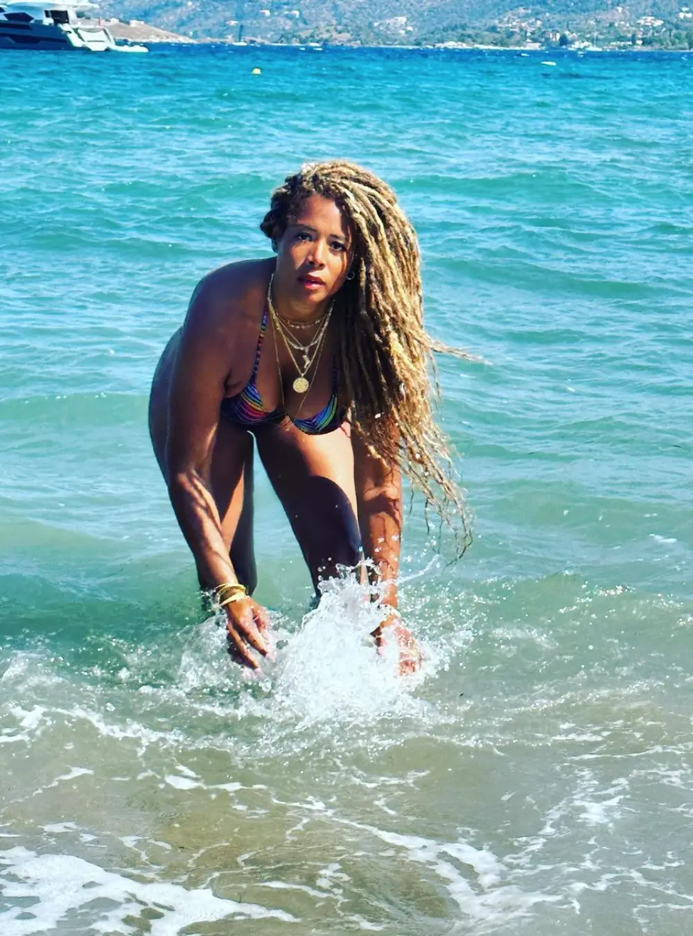 Kelis shut down the dating rumors.