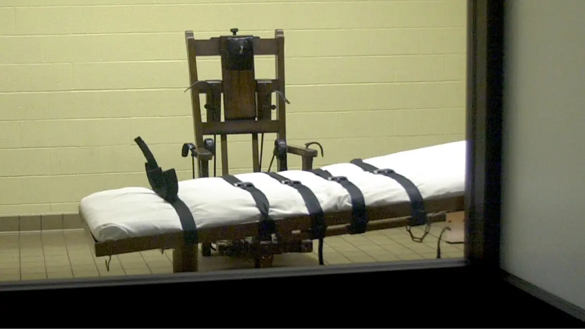 Experts share the most painful ways to be executed amid death row inmate choosing method that hasn't been used in 15 years