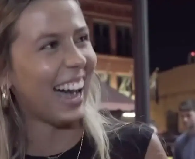 Hailey's response took the internet by storm. (YouTube/Tim&DeeTV)