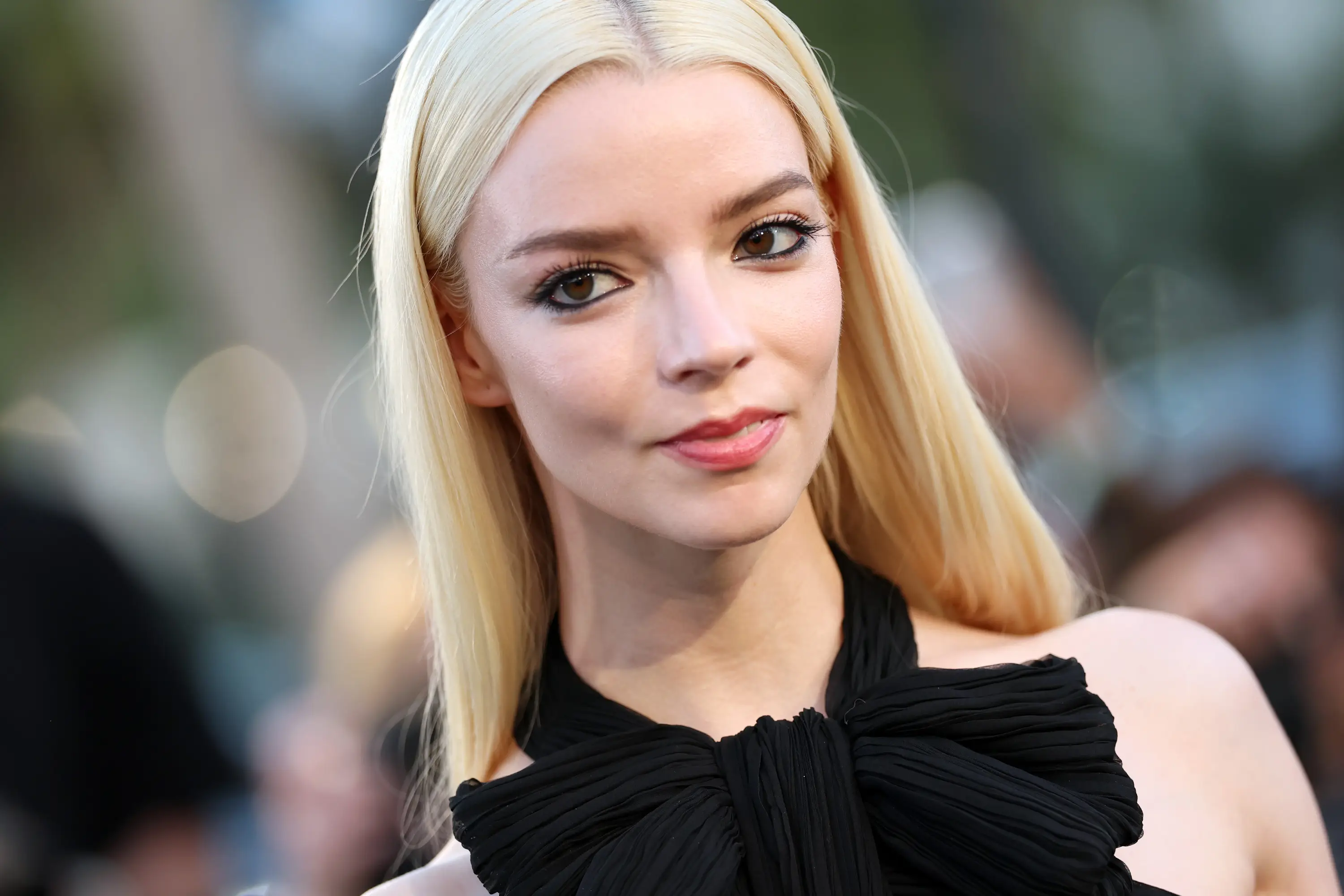 The actress opened up on how she deals with fame (Monica Schipper/WireImage)