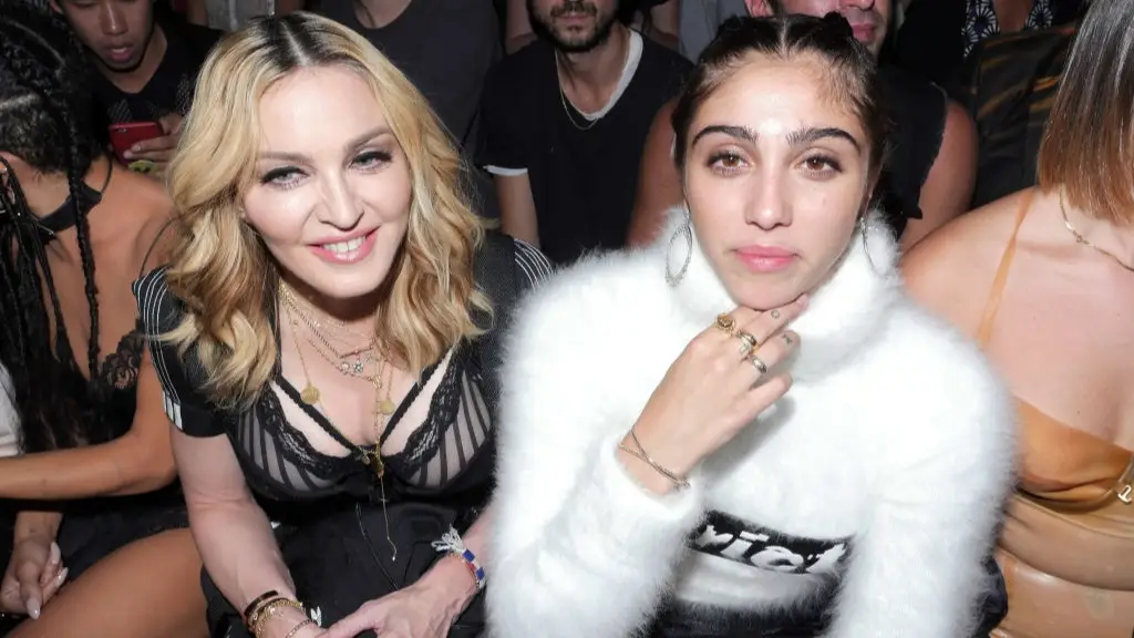 Image: (Photo by Swan Gallet/WWD/Penske Media via Getty Images)
