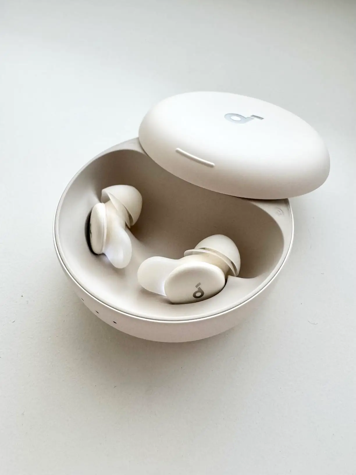 Over 1,000 pairs of the earbuds have sold on Amazon this month alone (Amazon reviews)