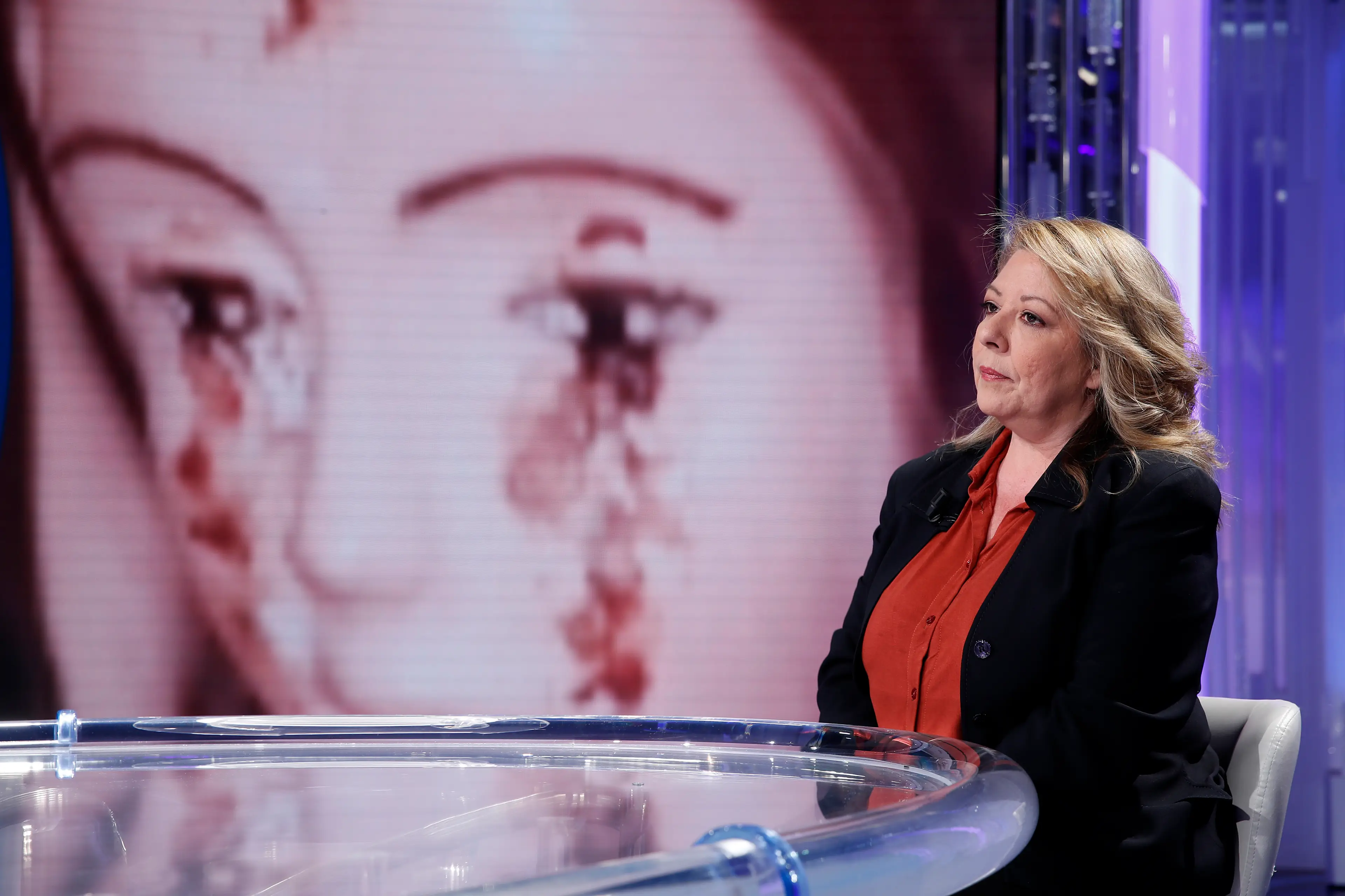 A picture of the statue seen behind Cardia during a TV appearance (Massimo Di Vita/Archivio Massimo Di Vita/Mondadori Portfolio via Getty Images)