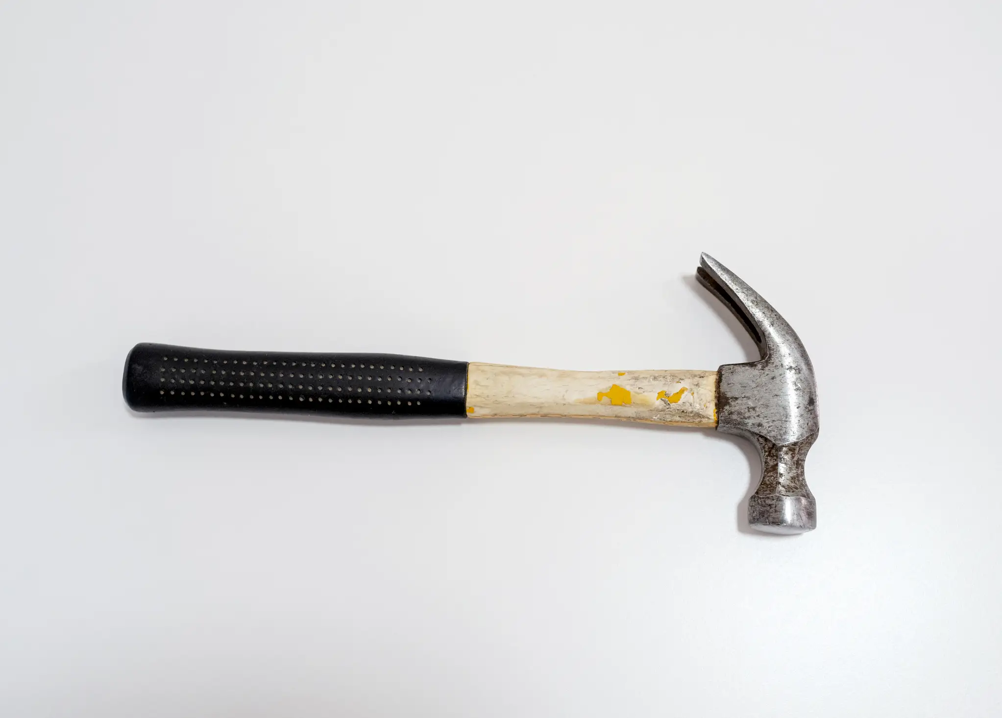 Bone smashing associated with the influencer Clavicular is a dangerous viral "looksmaxxing" trend where individuals repeatedly strike their facial bones (such as the jawline or cheekbones) with hard objects like hammers, bottles, or knuckles (Getty Stock Image)