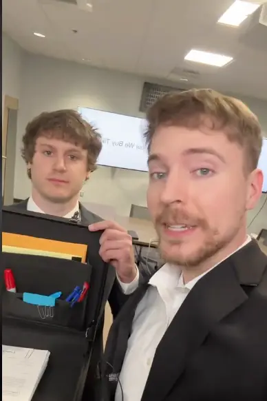 He apparently has a legal team to help (TikTok/mrbeast)